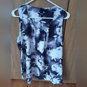 Simply Vera Sleeveless Blouse